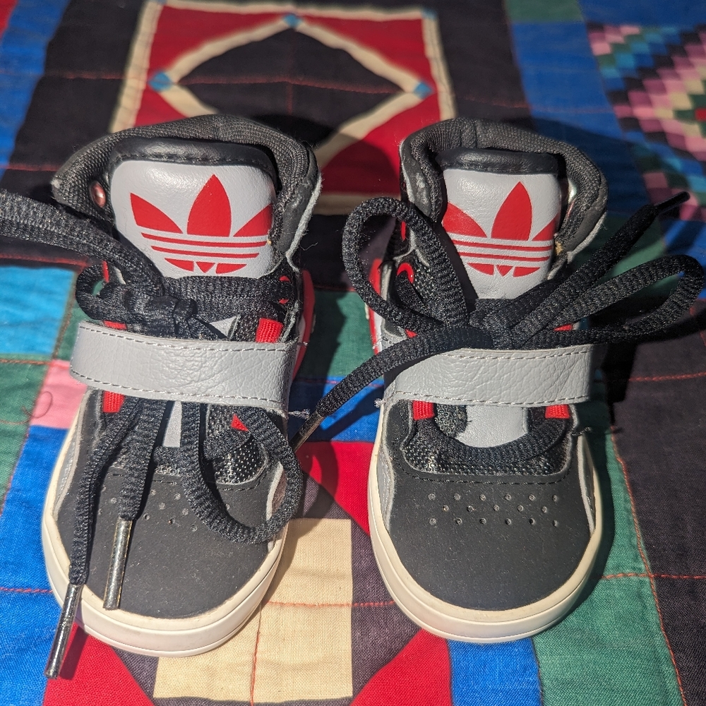 Toddler sneakers